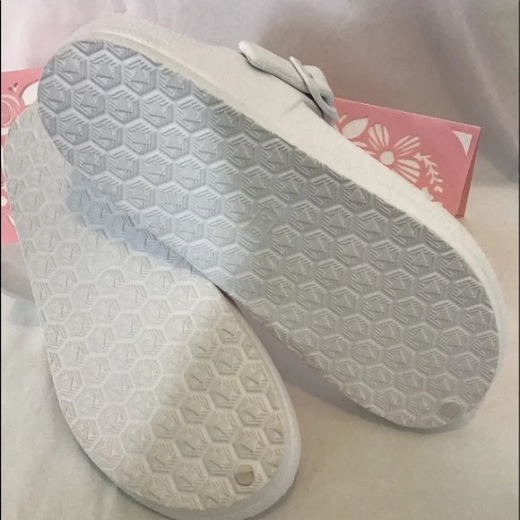 Sandals - Picture 8 of 8